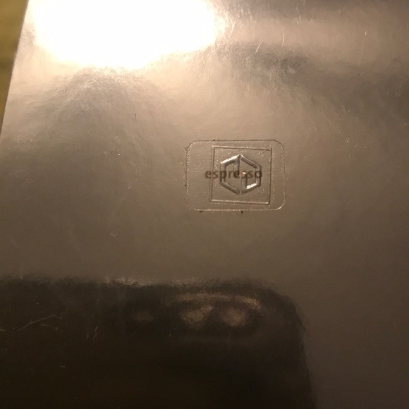 Jouer Essential High Coverage Foundation - Picture 2 of 4